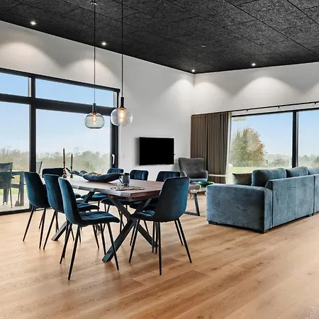3 Bedroom Stunning In *