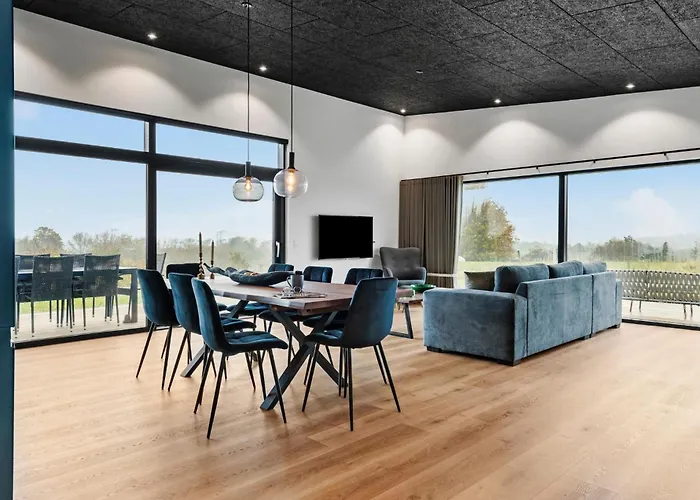 3 Bedroom Stunning In *